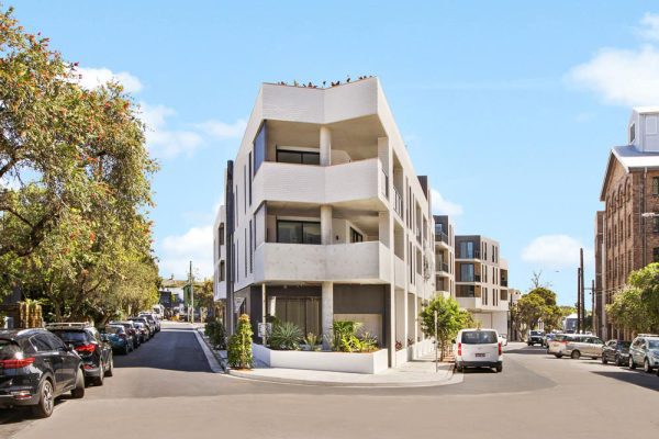2 Gladstone St